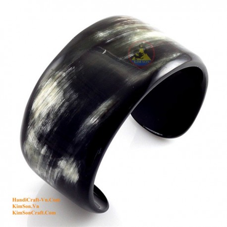 Natural circle horn necklace - Model 0009