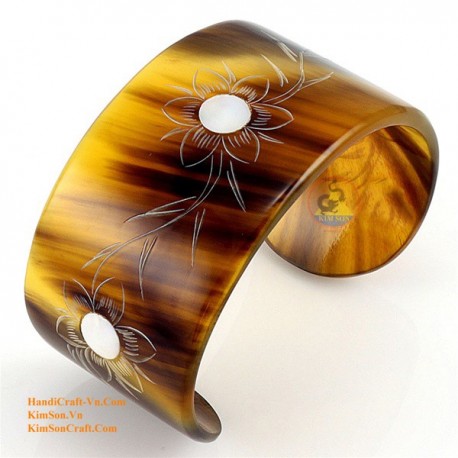 Natural circle horn necklace - Model 0009