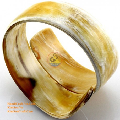 Natural circle horn necklace - Model 0009