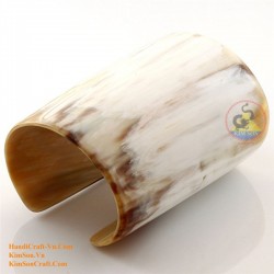 Natural circle horn necklace - Model 0009