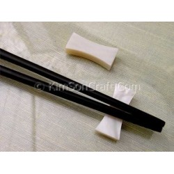 2cm x 5cm x 1cm - Chopsticks holder - Handmade from cattle white horn - Trapeziumshape shape
