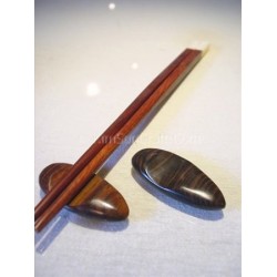 2cm x 5cm x 1cm - Chopsticks holder - Handmade from cattle white horn - Trapeziumshape shape