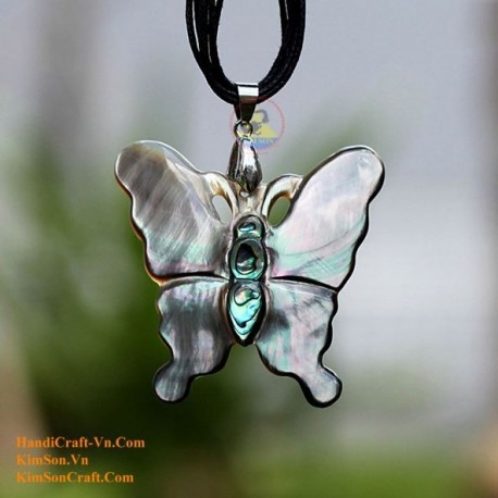 Exquisite Handmade Natural Shell Pendant Necklace