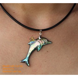Exquisite Handmade Natural Shell Pendant Necklace