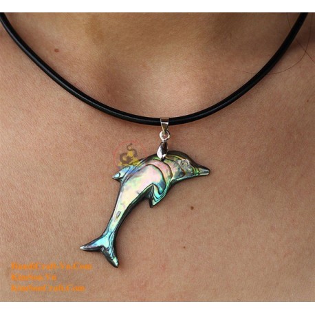 Exquisite Handmade Natural Shell Pendant Necklace
