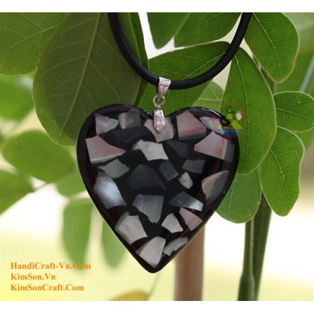 Exquisite Handmade Natural Shell Pendant Necklace