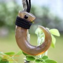 Exquisite handgefertigte Bio Horn Anhänger Halskette