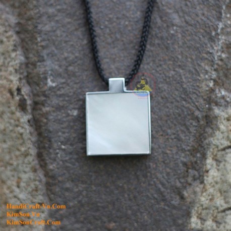 Exquisite Handmade Natural Mother of Pearl Pendant Necklace