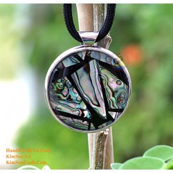Exquisite Handmade Natural Shell Pendant Necklace