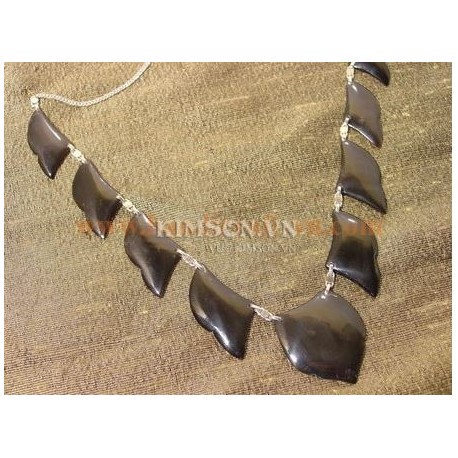 Exquisite Handmade Natural Shell Pendant Necklace