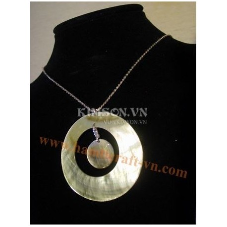 Exquisite Handmade Natural Shell Pendant Necklace