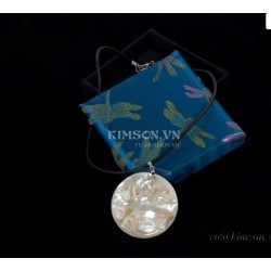 Pendant circle handmade from black AAA mother-of-pearl